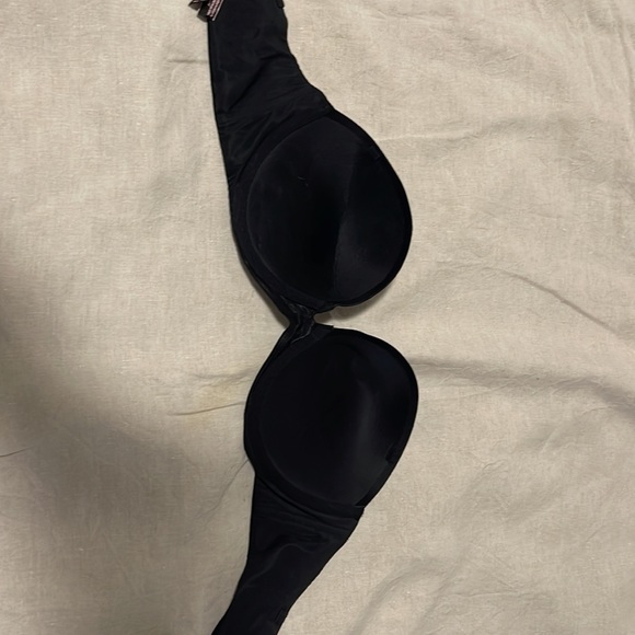 Victoria secret black bra - adjustable from strapless to strapped. - Picture 2 of 3